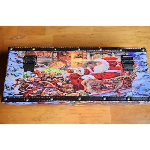 Santa Clause Sleigh Faux Leather Wine Bottle Gift Box Corkscrew and Accessories - Picture 10 of 10